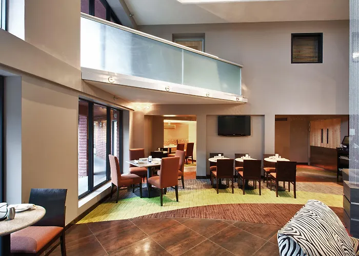 Holiday Inn And Suites Phoenix Airport North By Ihg